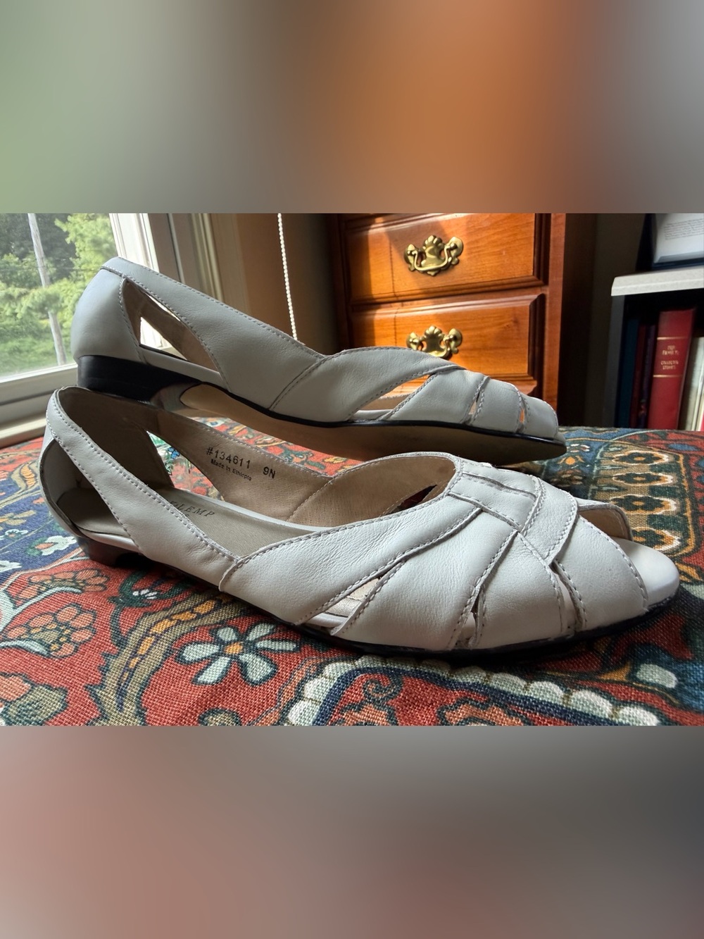 Mark Lemp Classics by Walking Cradles  Peep-Toe Slingback Flats size 9N